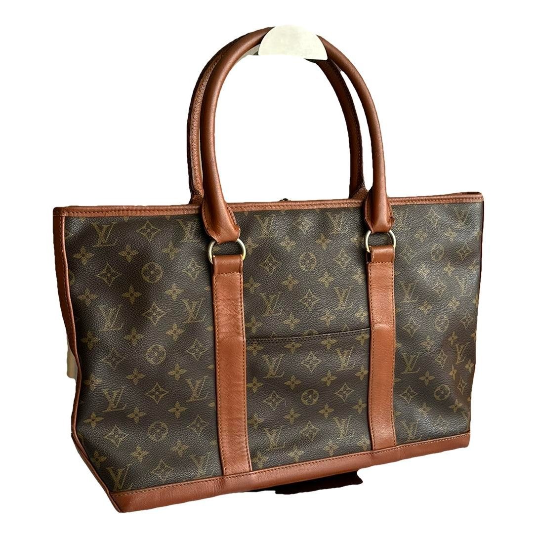 Leather tote
