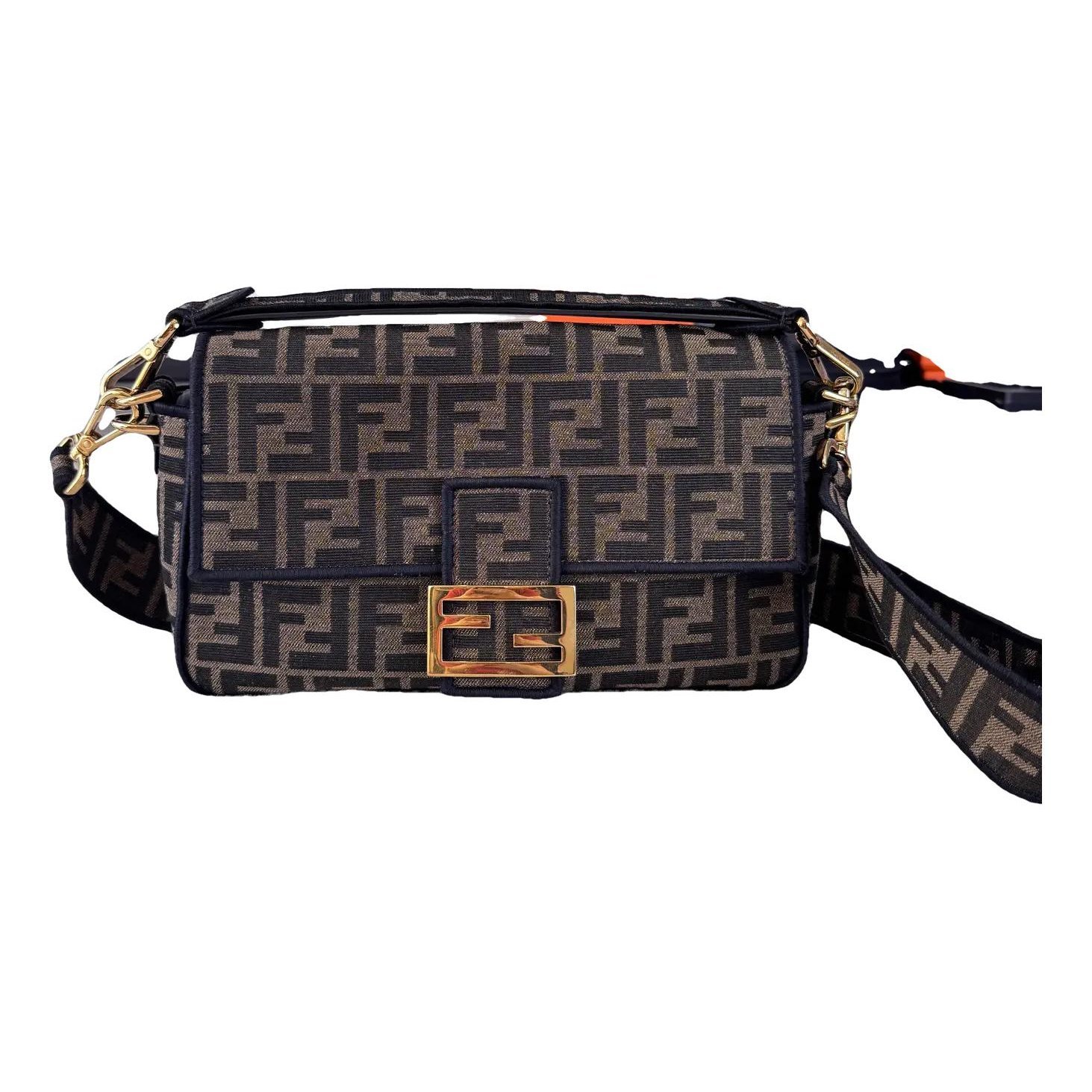 Baguette cloth handbag
