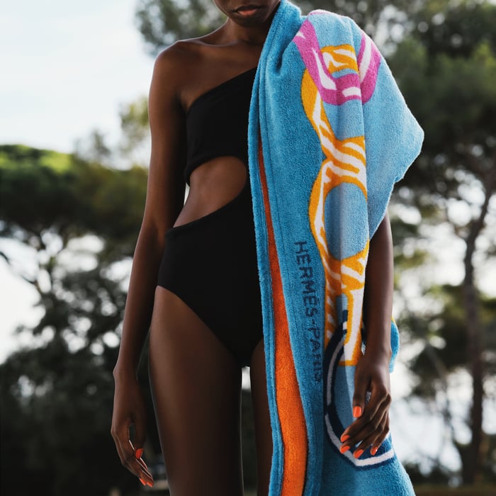 Do Re Boucles Beach Towel