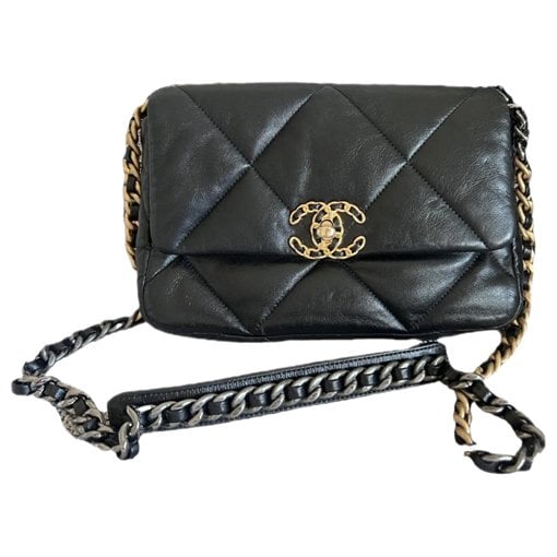 Chanel 19 leather handbag