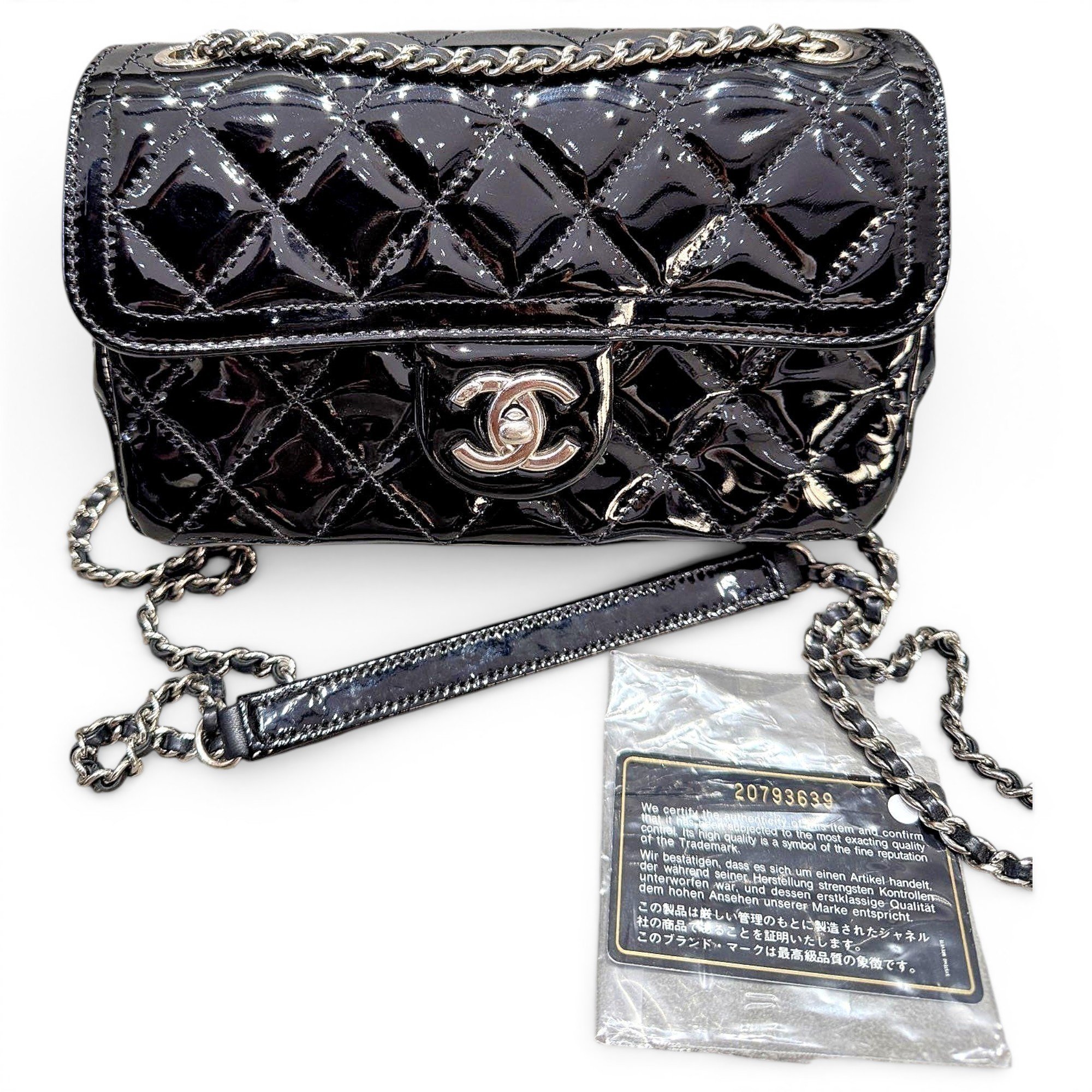 Timeless/Classique patent leather handbag