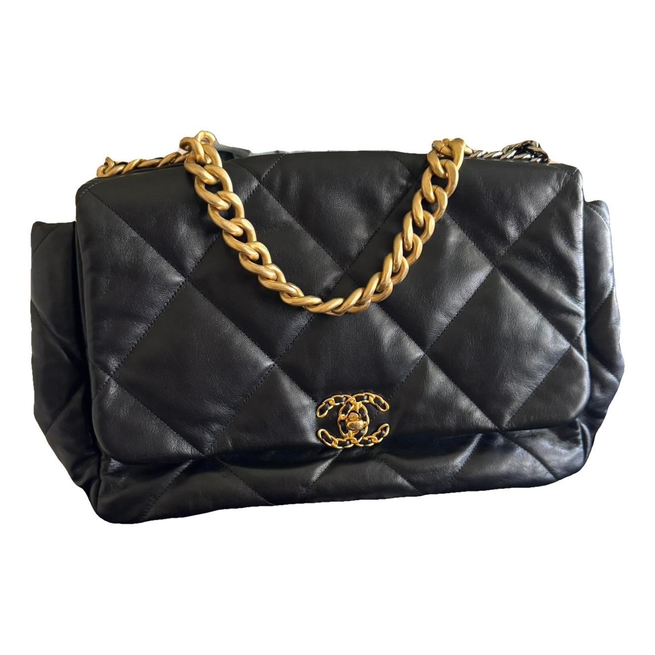 Chanel 19 leather handbag