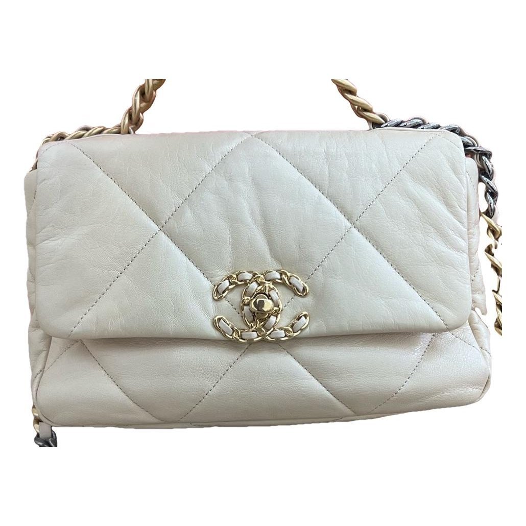 Chanel 19 leather handbag