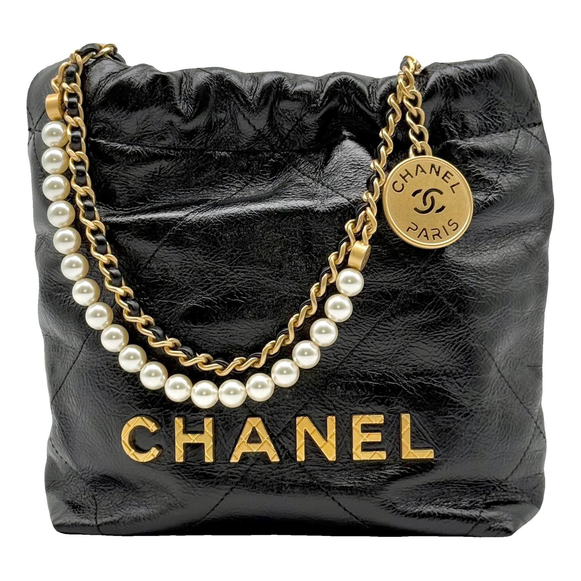 Chanel 22 leather handbag