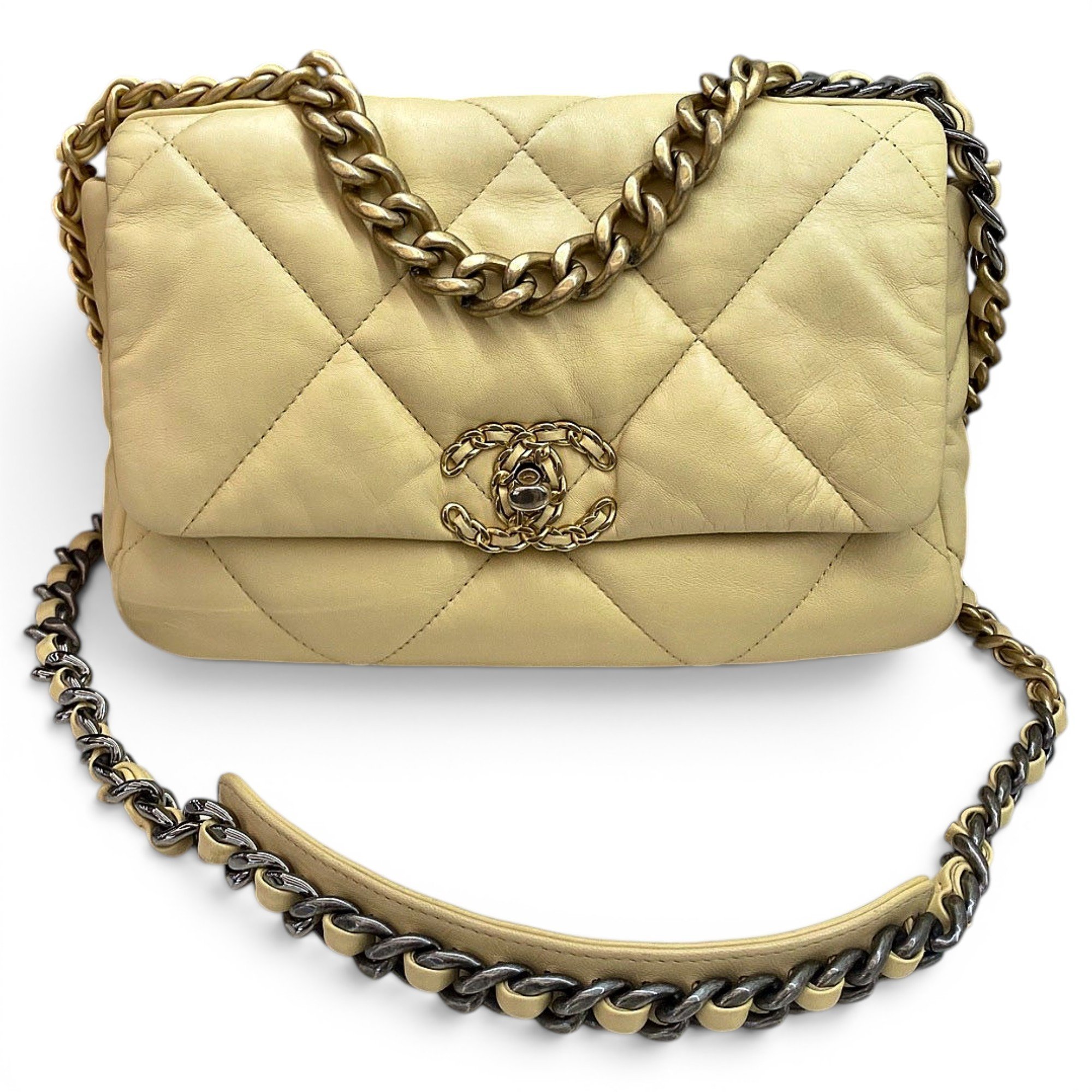 Chanel 19 leather handbag