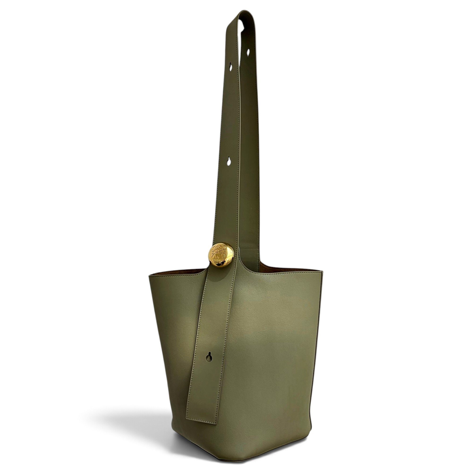 Pebble leather handbag