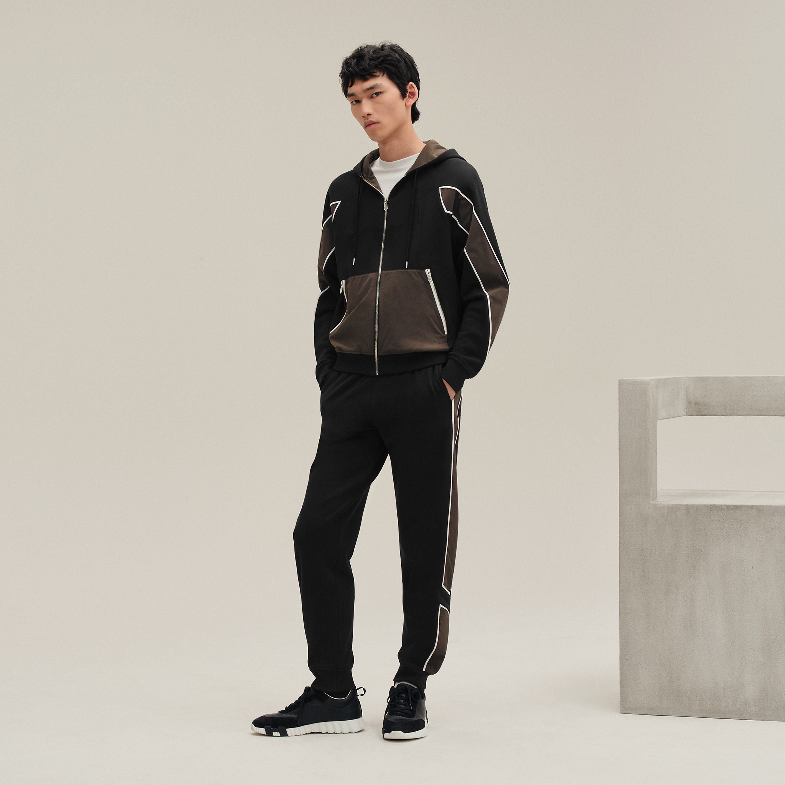 Sport capsule hooded sweater