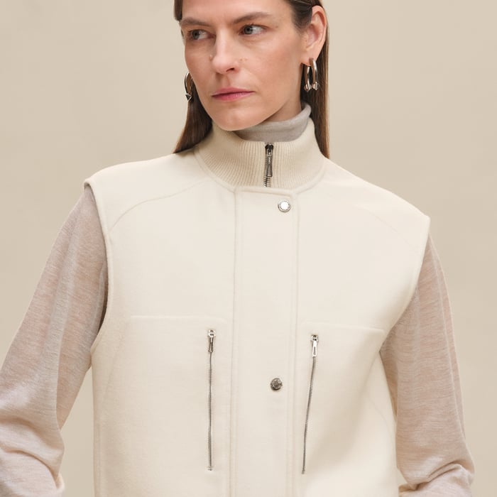 Blanc Naturel Sleeveless Short Bomber Jacket