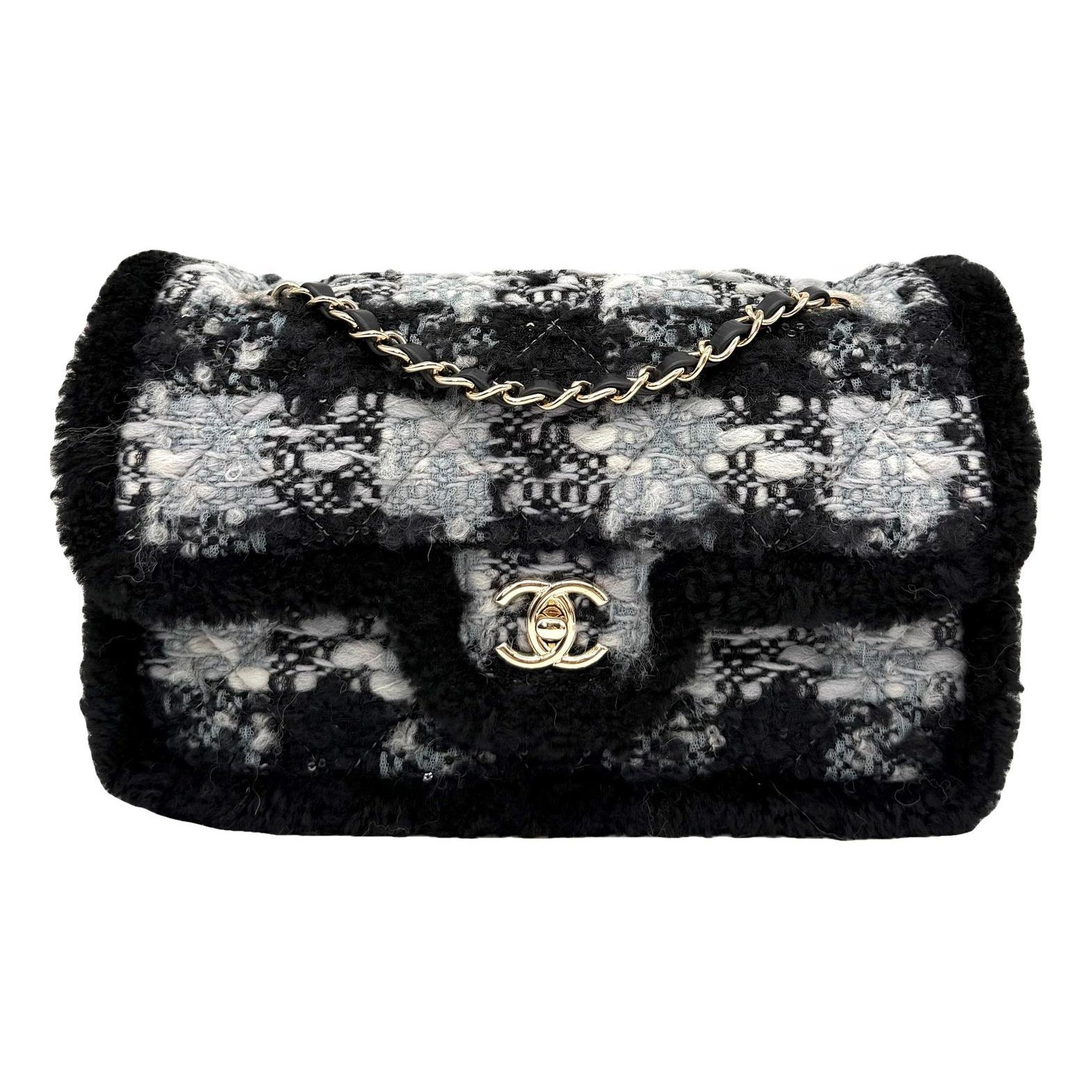 Timeless/Classique tweed handbag