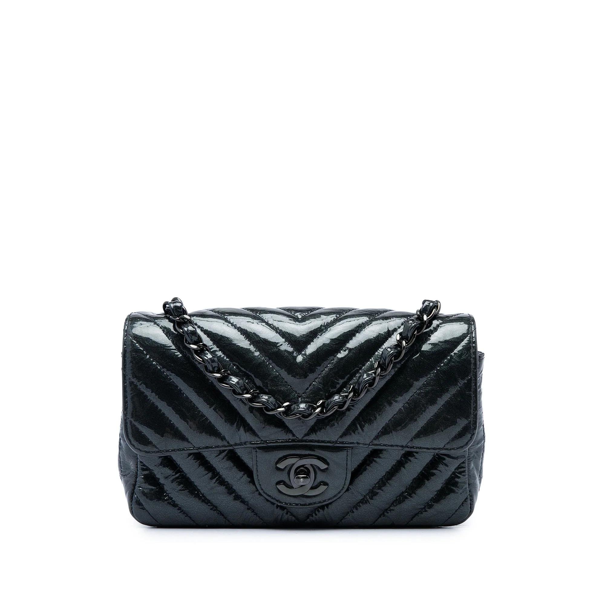Timeless/Classique patent leather handbag