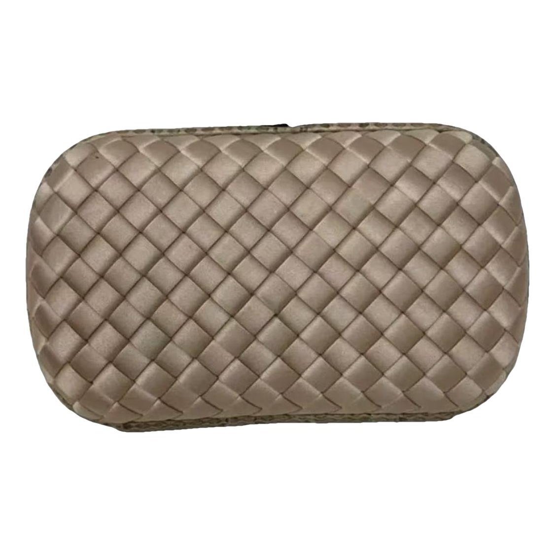 Pochette Knot cloth clutch bag