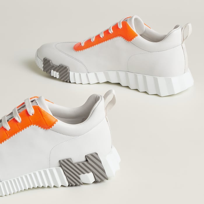 Bouncing Sneaker