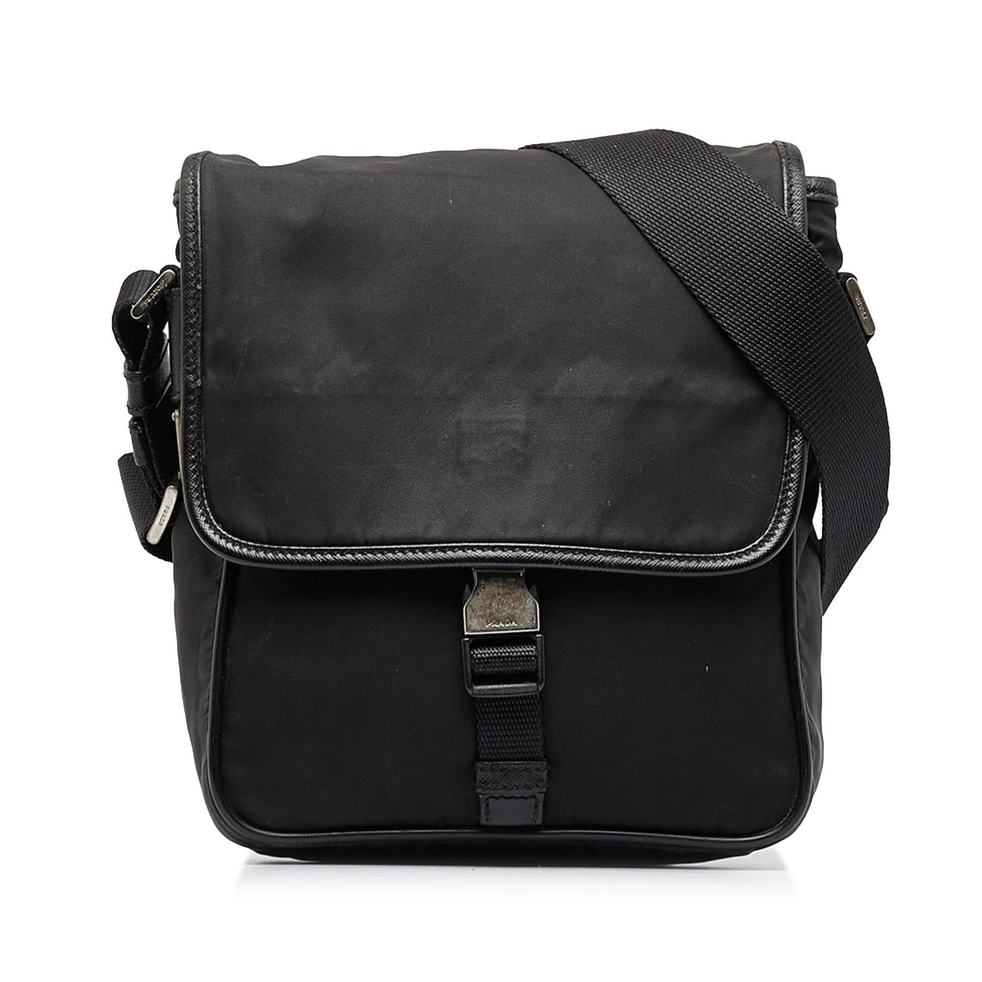 Cahier Buckle handbag