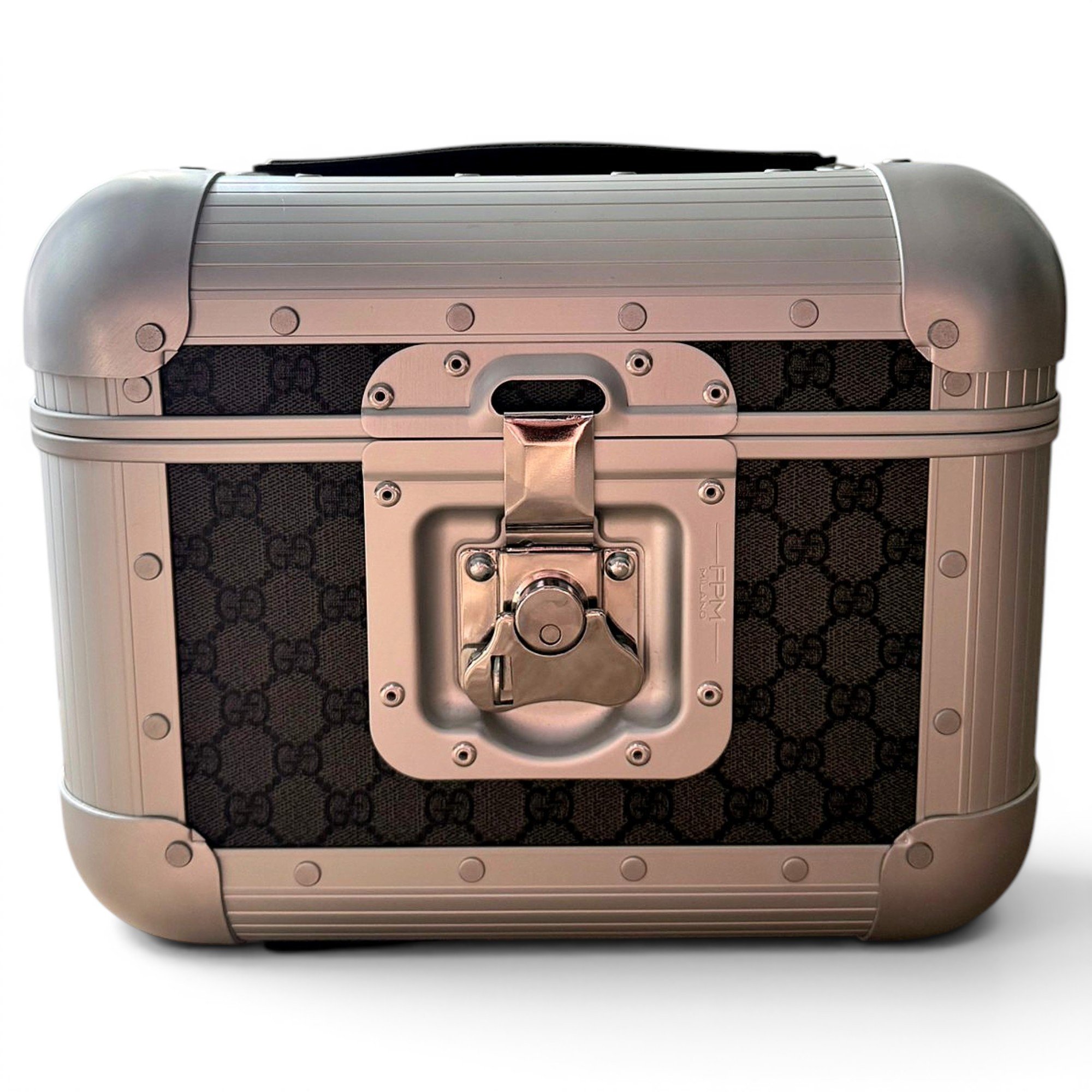 Cloth vanity case