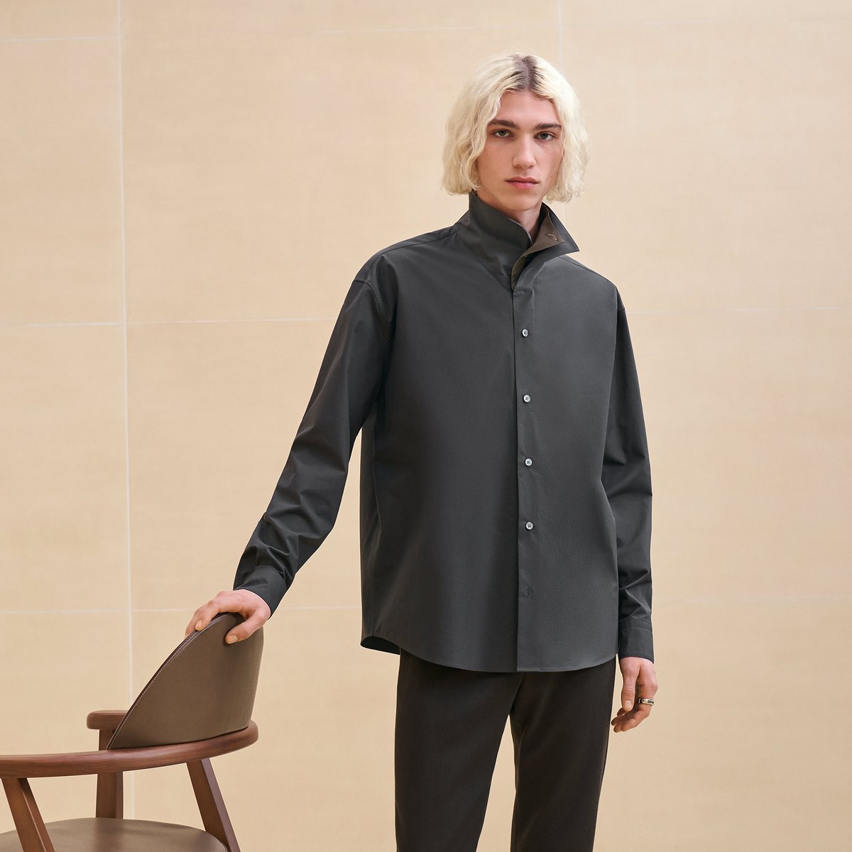 Boxy fit shirt with twin collar
