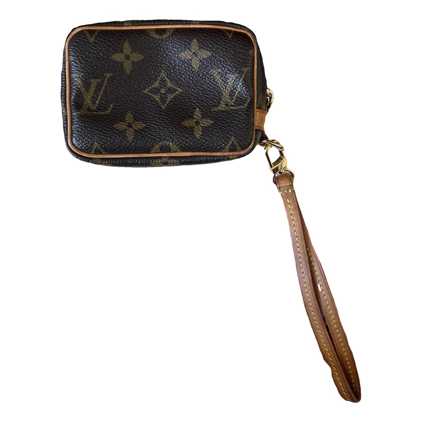Leather clutch bag