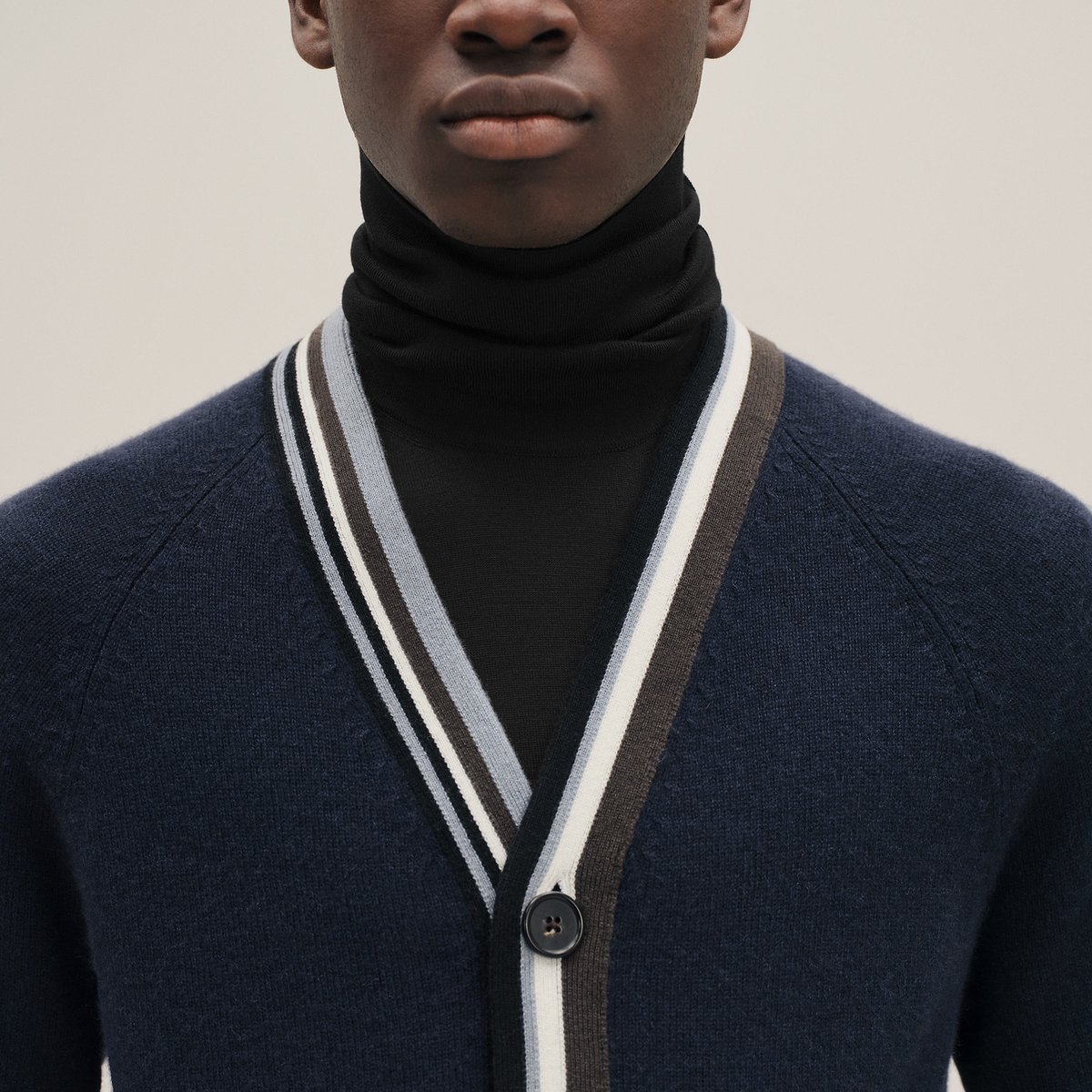 Cashmere "Rayures asymetriques" buttoned cardigan