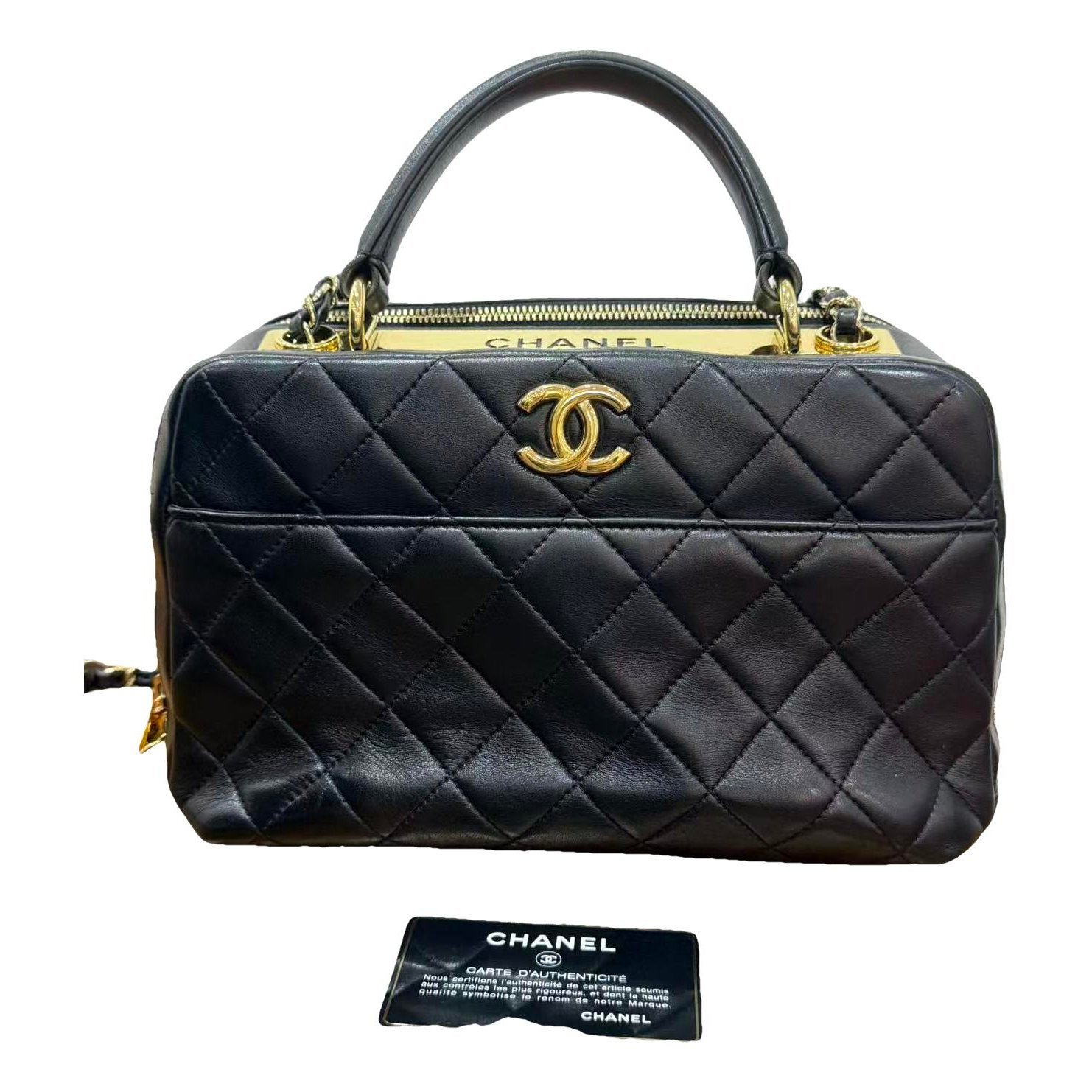 Trendy CC Bowler leather handbag