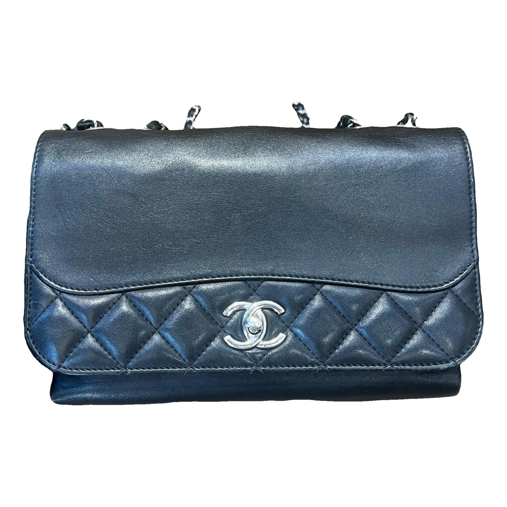 Timeless/Classique leather crossbody bag