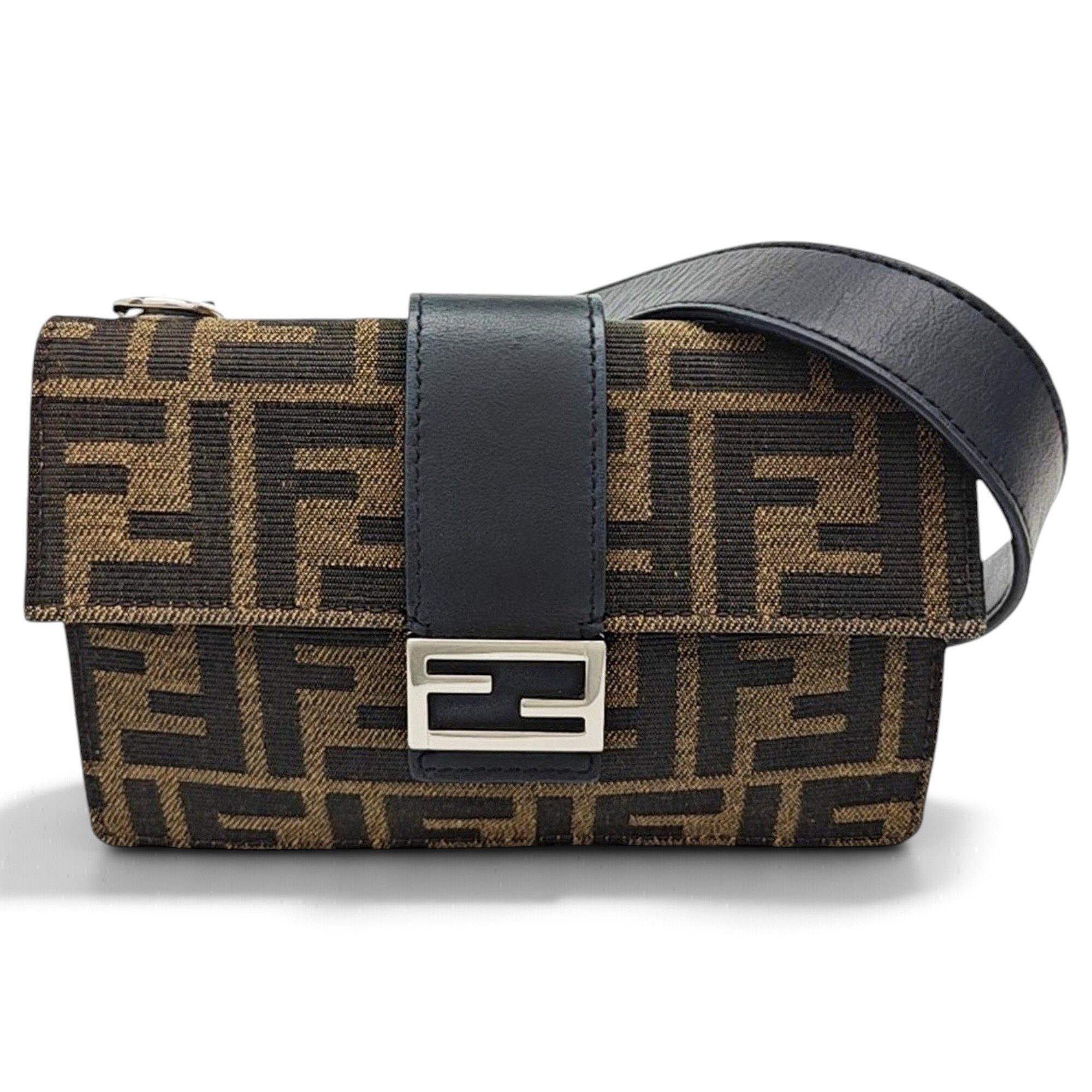 Baguette cloth handbag