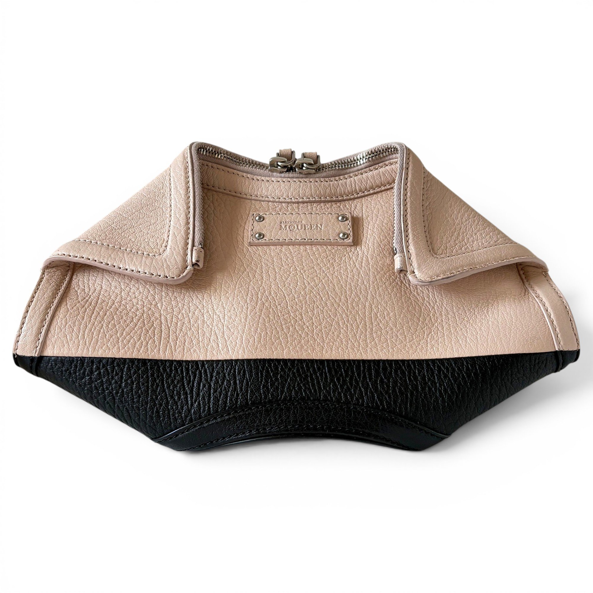 Manta leather clutch bag