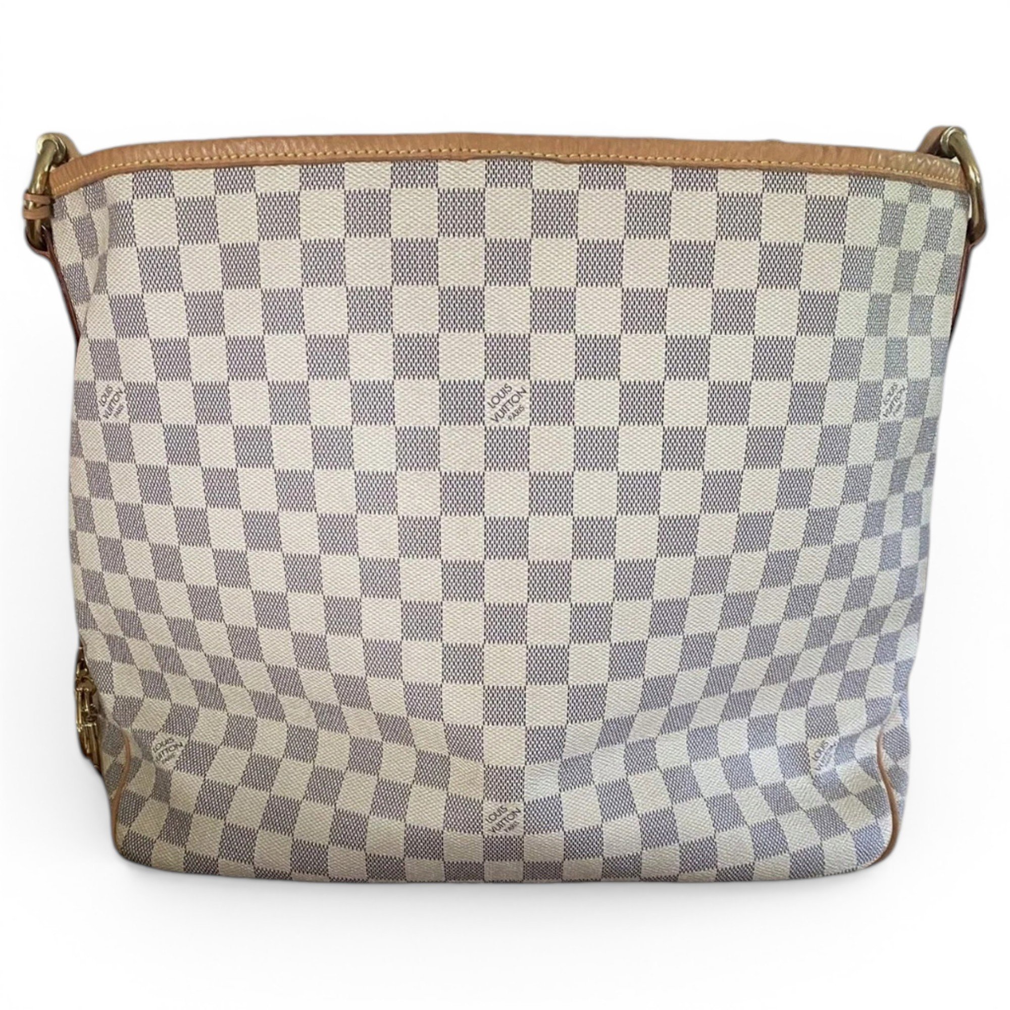 Delightful cloth handbag