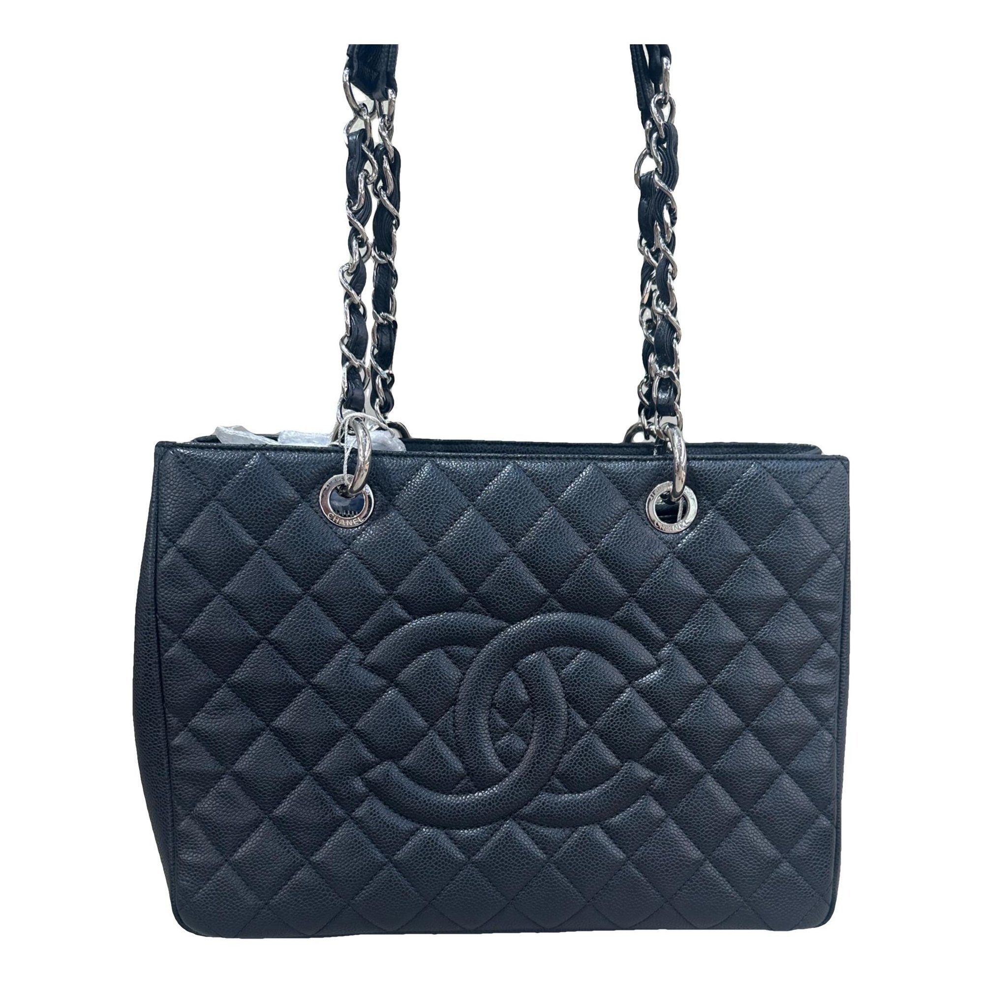 Médaillon leather handbag