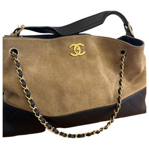 Chanel 25 leather handbag