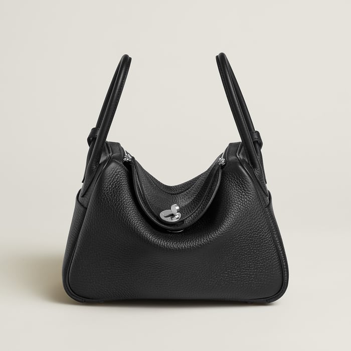Noir Lindy 26 Bag