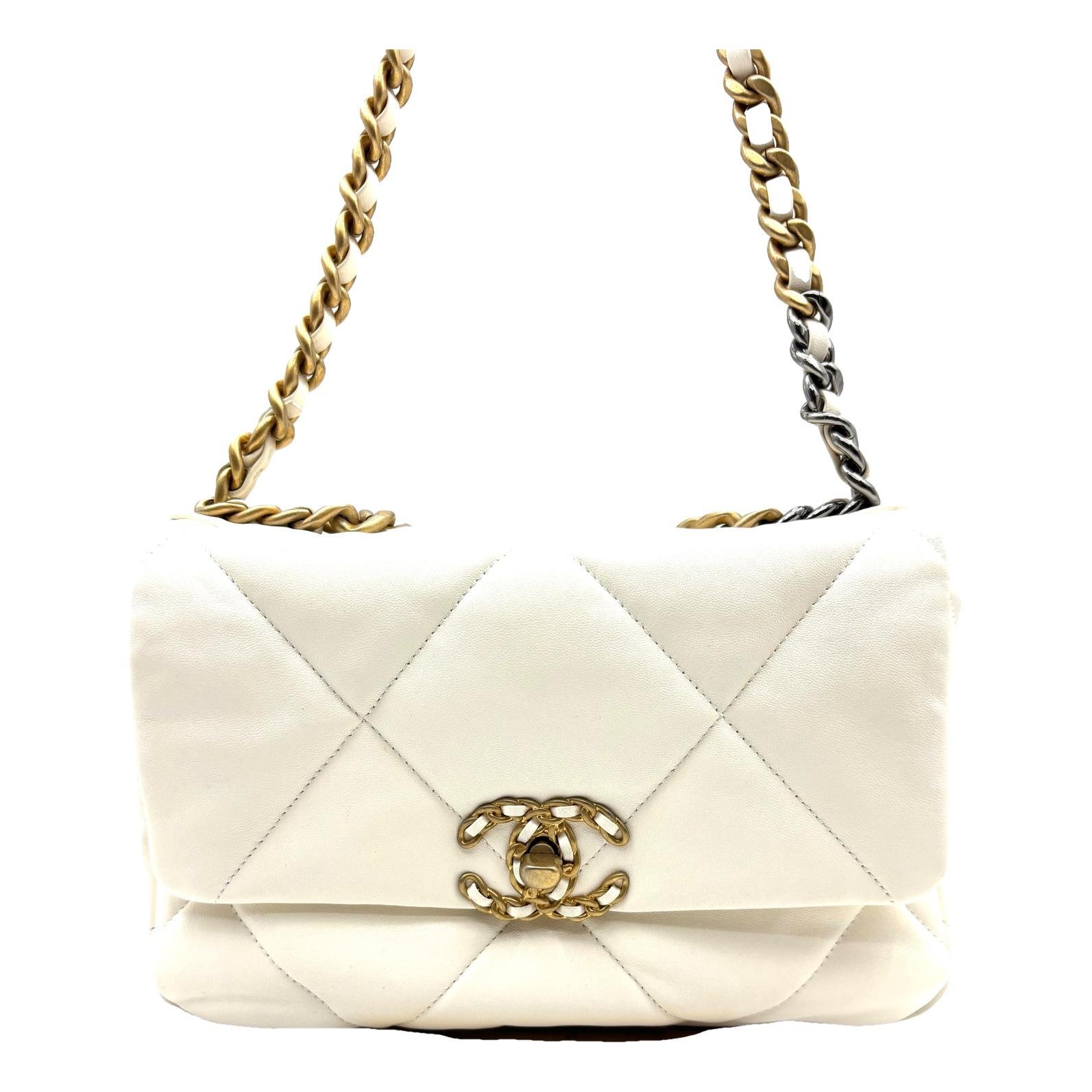 Chanel 19 leather handbag