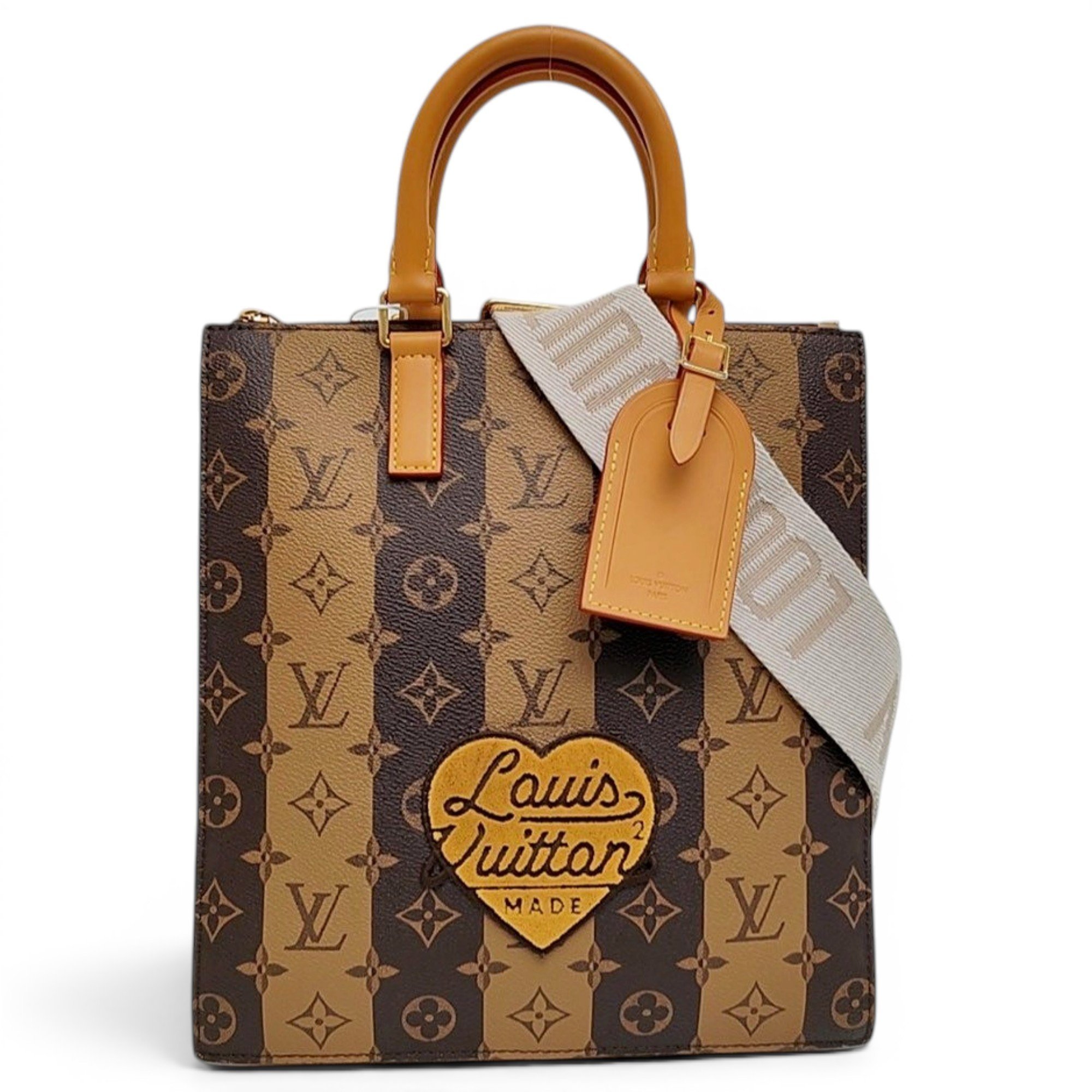 Plat leather handbag