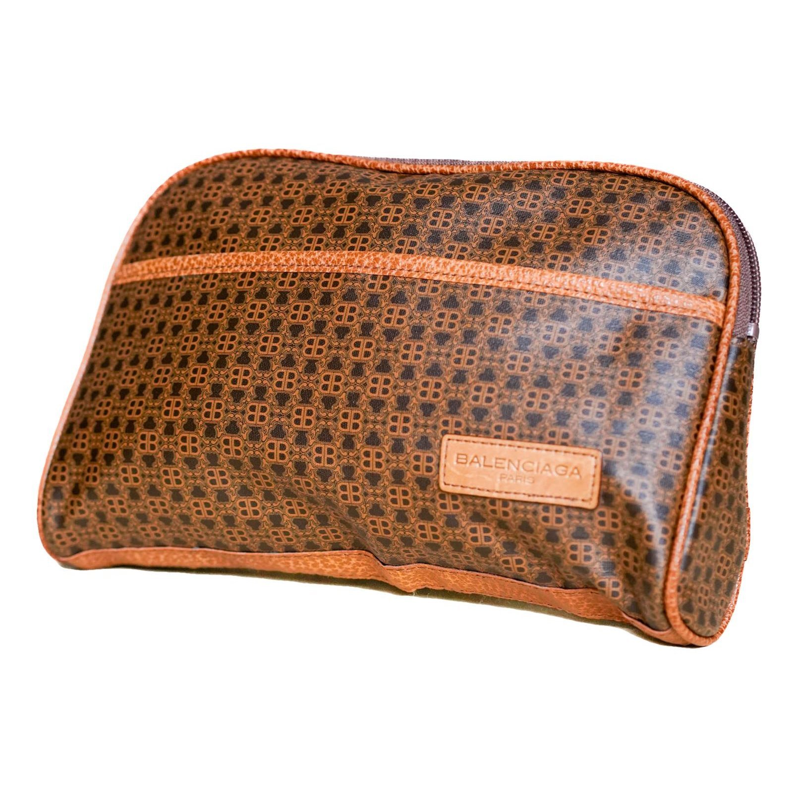 Leather clutch bag