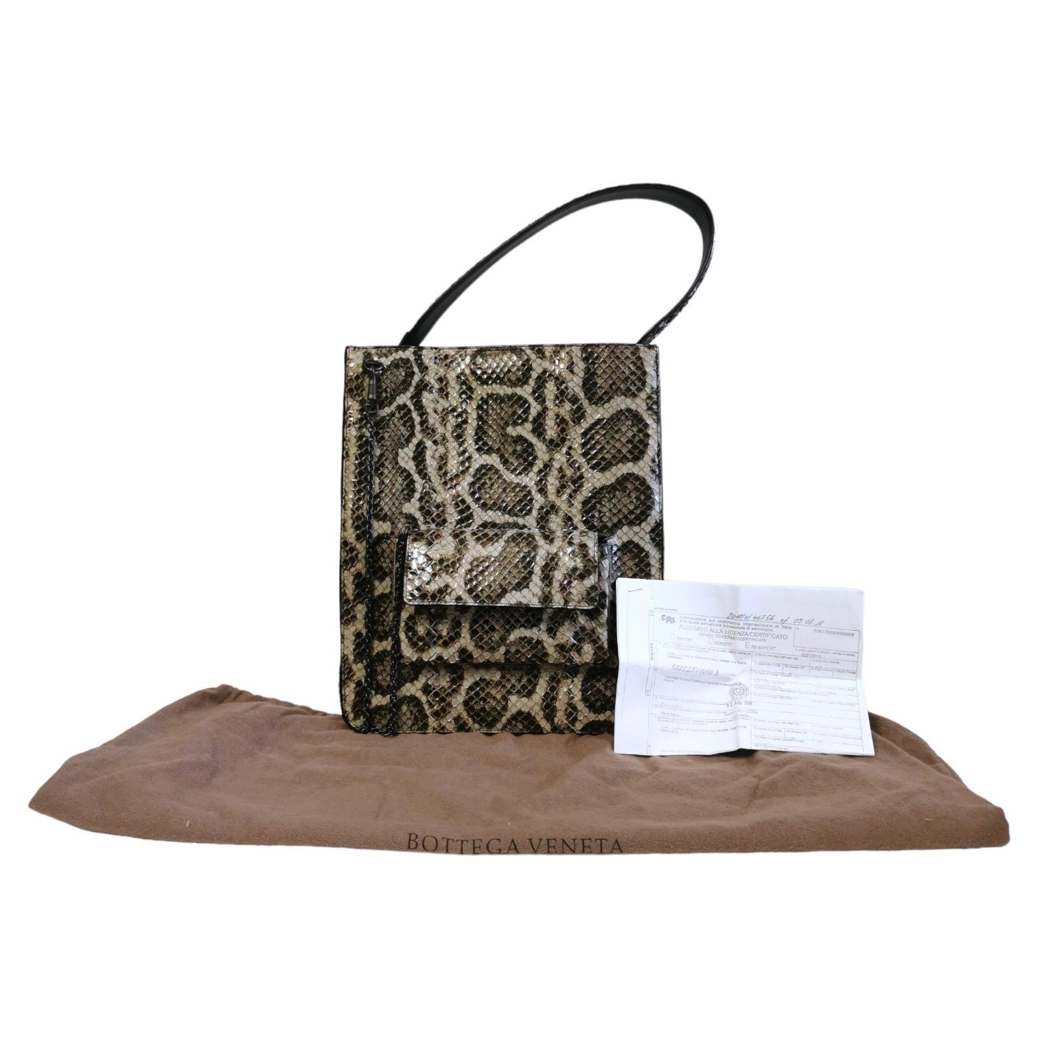 Leather tote
