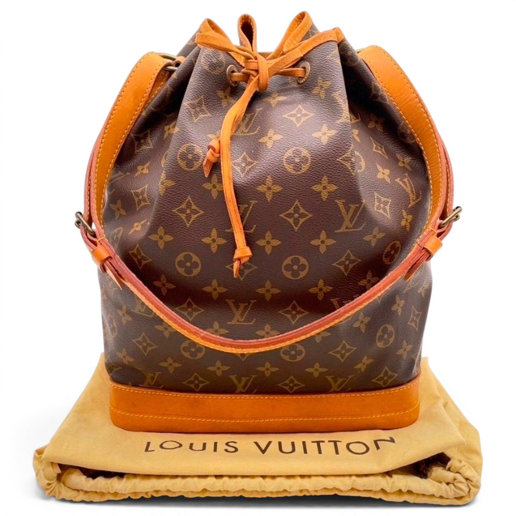 Noé leather handbag