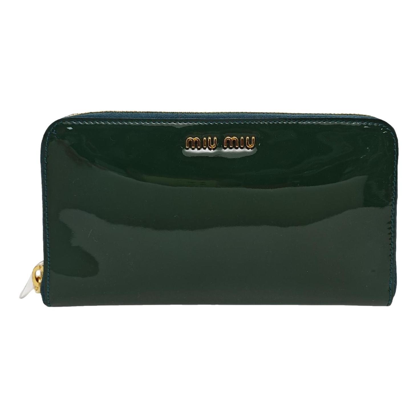 Patent leather handbag