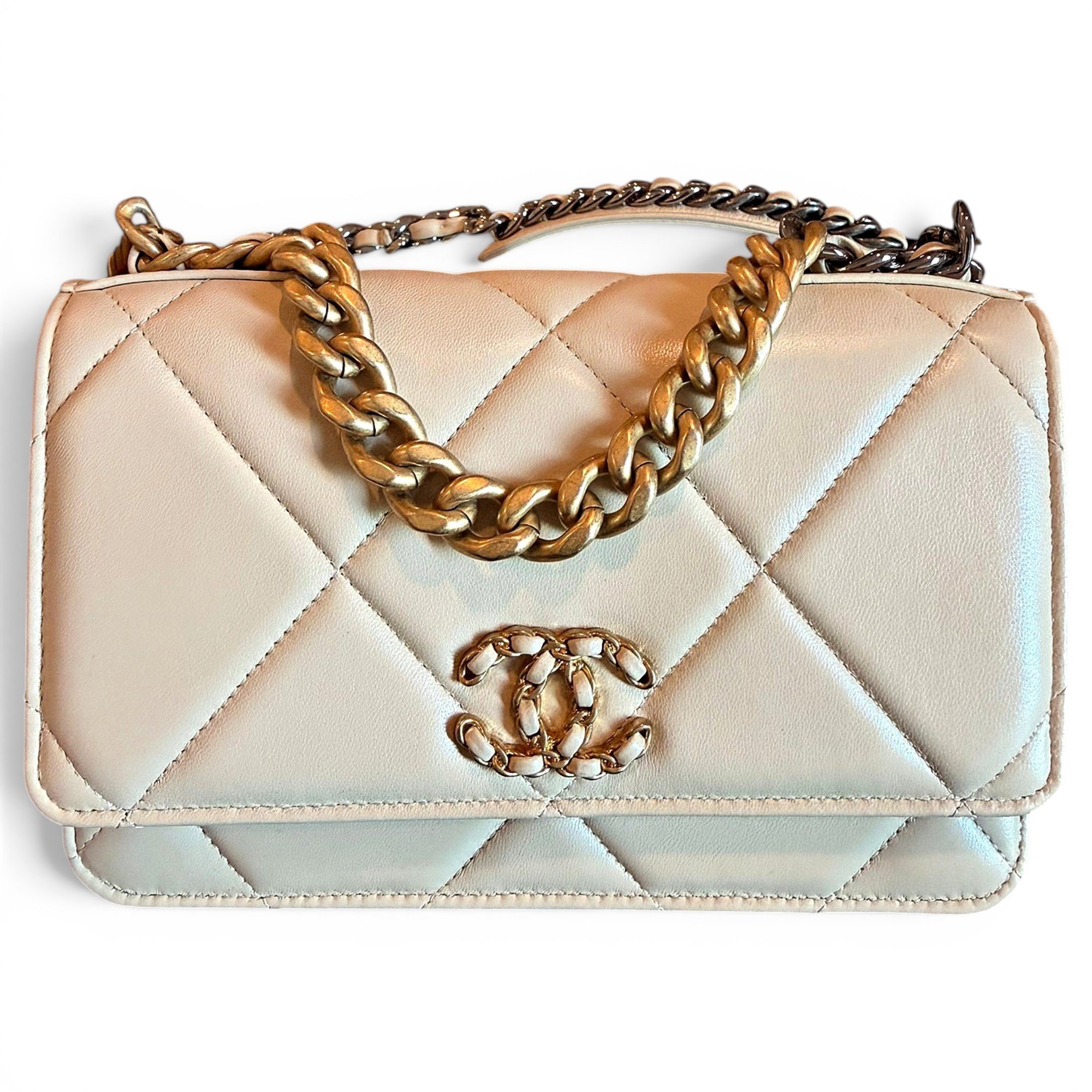 Wallet On Chain Chanel 19 leather handbag