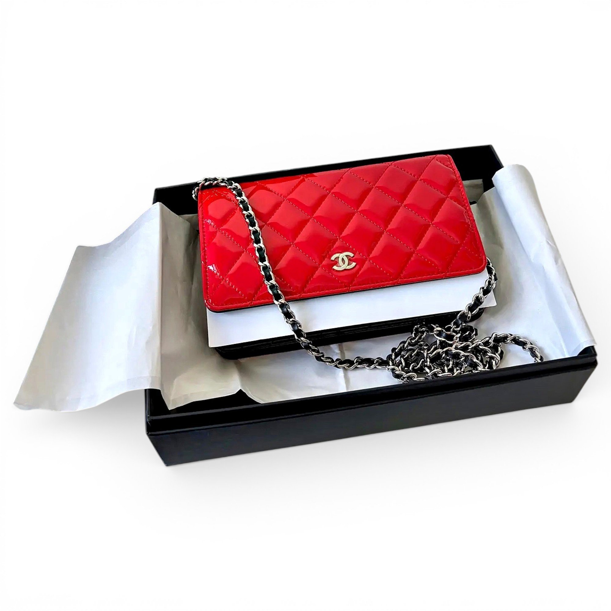 Wallet On Chain Timeless/Classique patent leather handbag