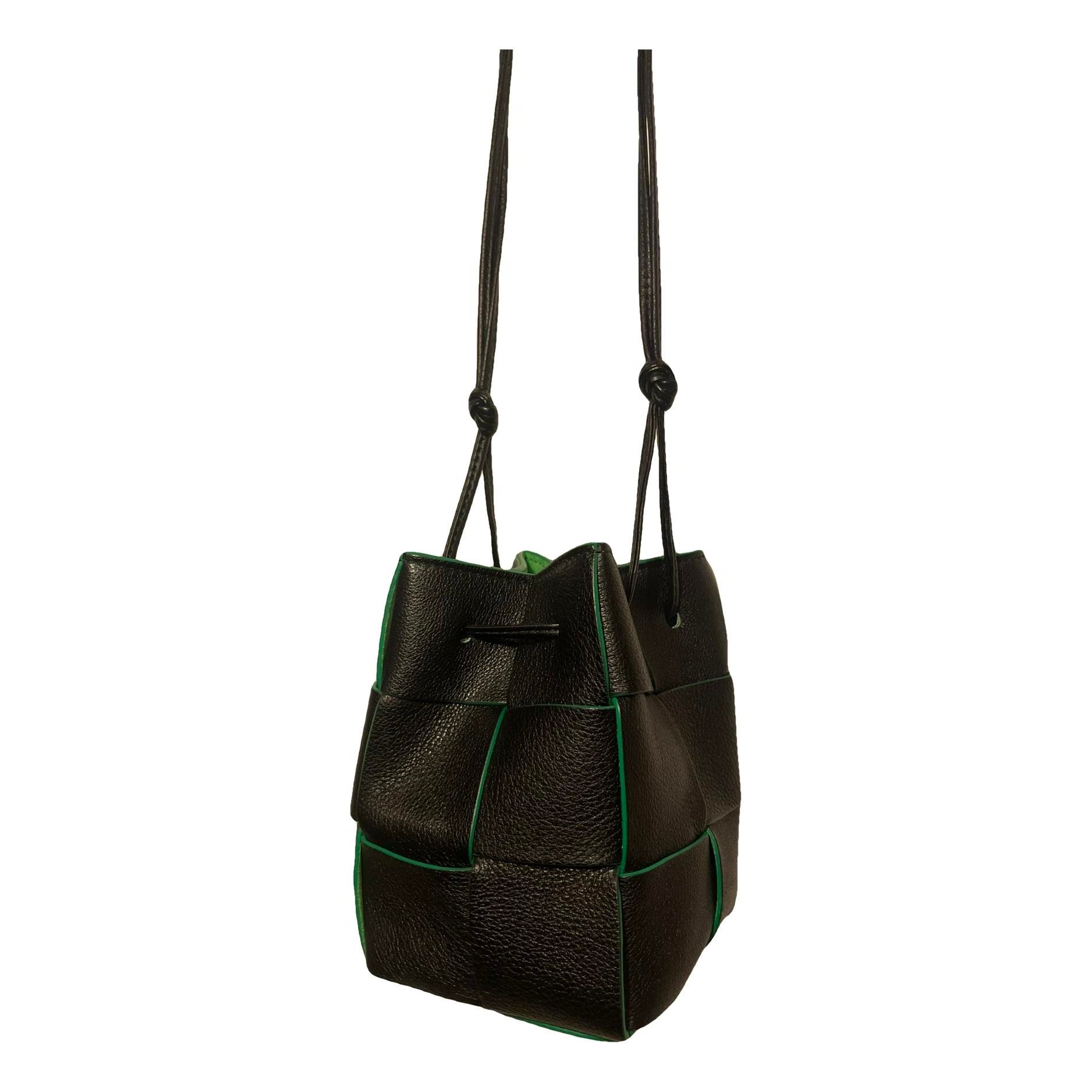 Cassette Bucket leather crossbody bag