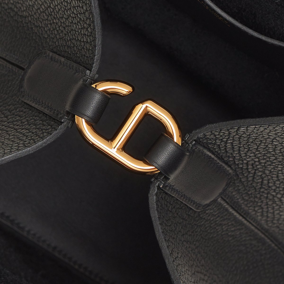 Noir Hermès In-the-loop 18 Bag