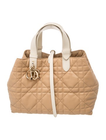 Cannage Lady Dior Medium 2024