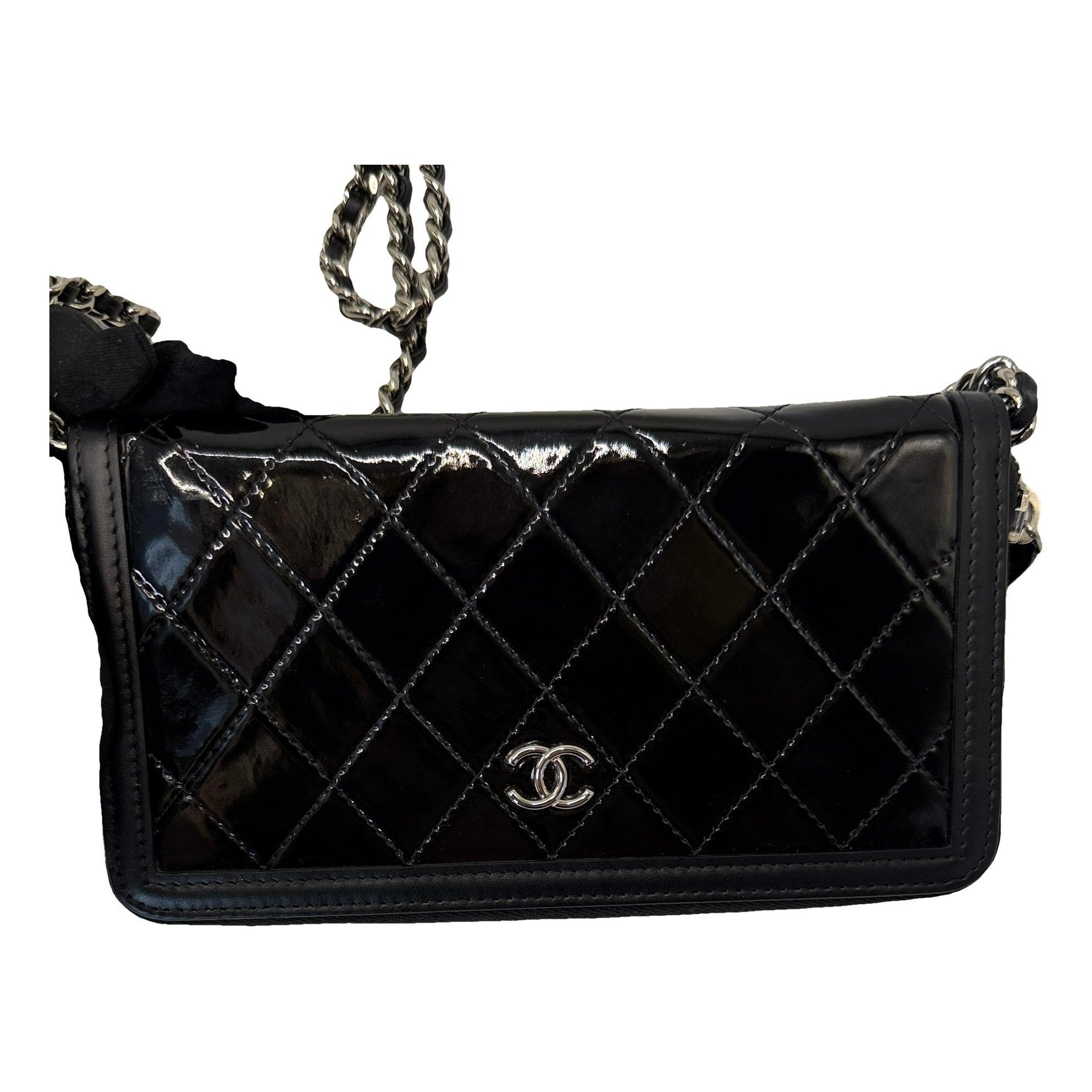 Wallet On Chain Timeless/Classique patent leather crossbody bag