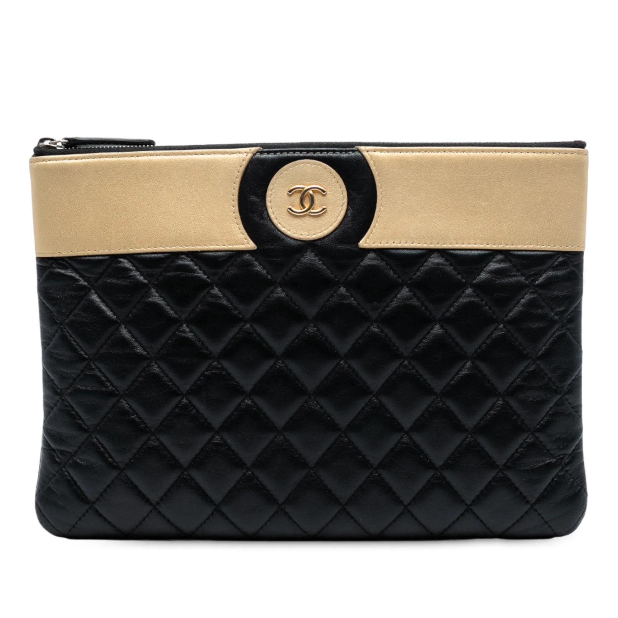 Chanel Leather clutch bag