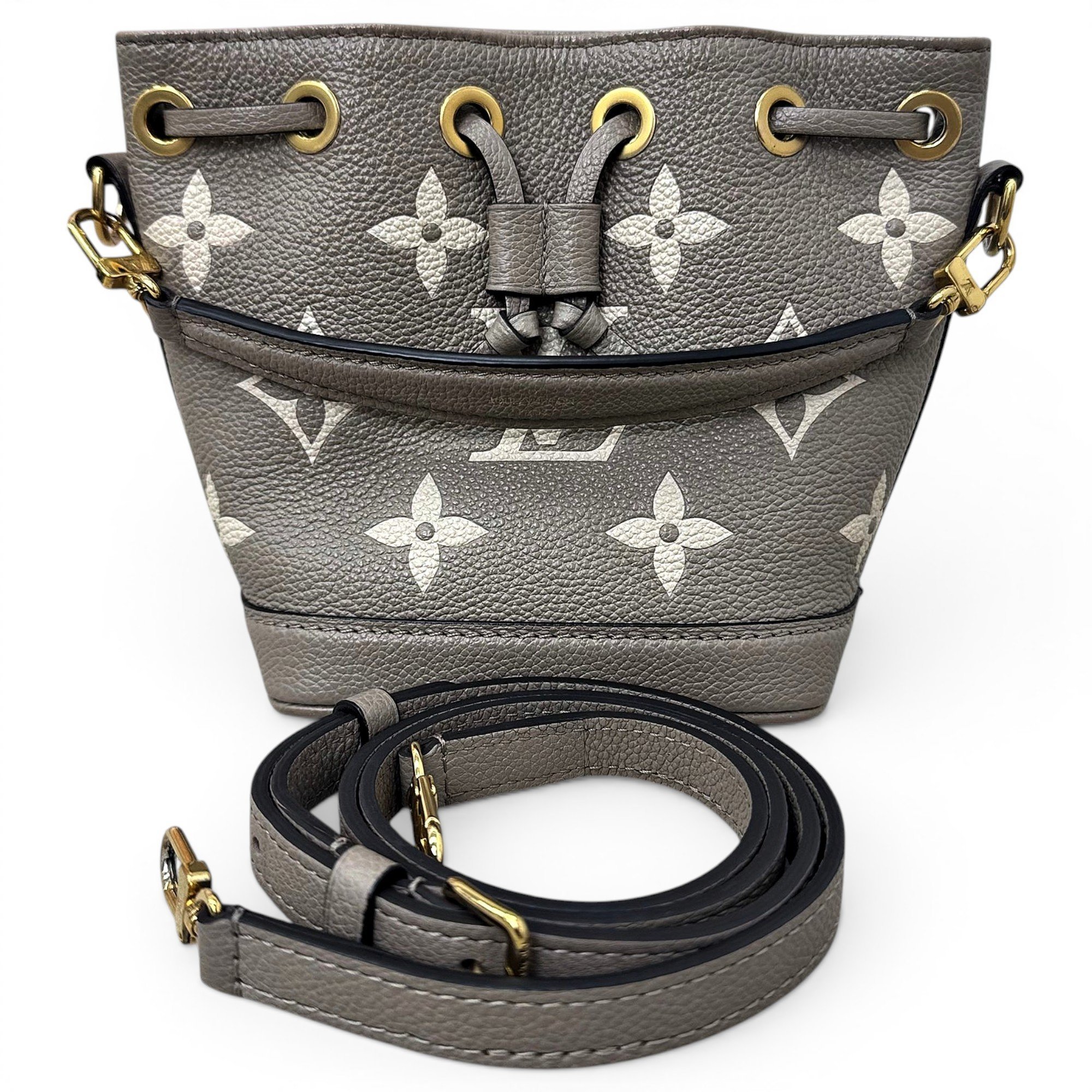Nano Noé leather handbag