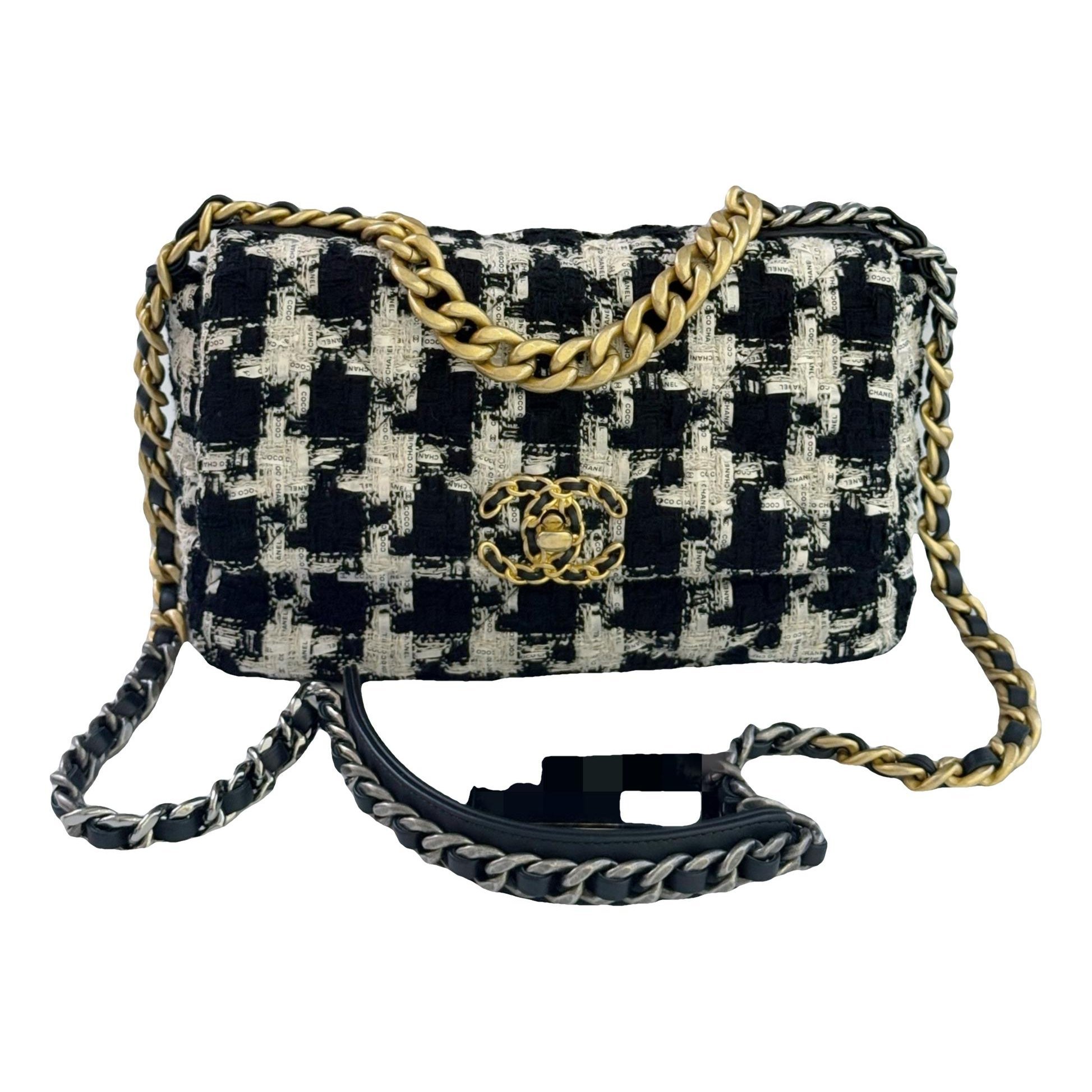 Chanel 19 tweed handbag