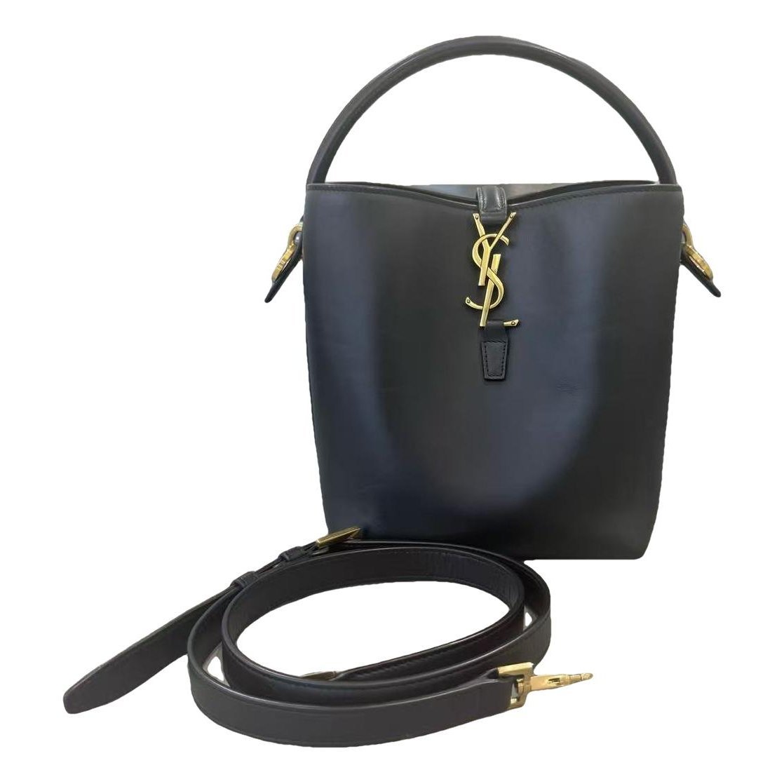 Le 37 leather handbag