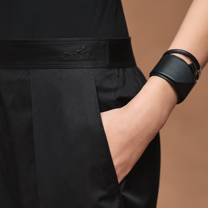 Noir Embroidered Short Pants