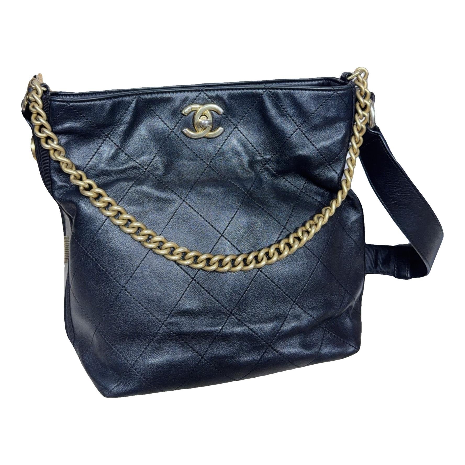 Chanel 22 leather crossbody bag