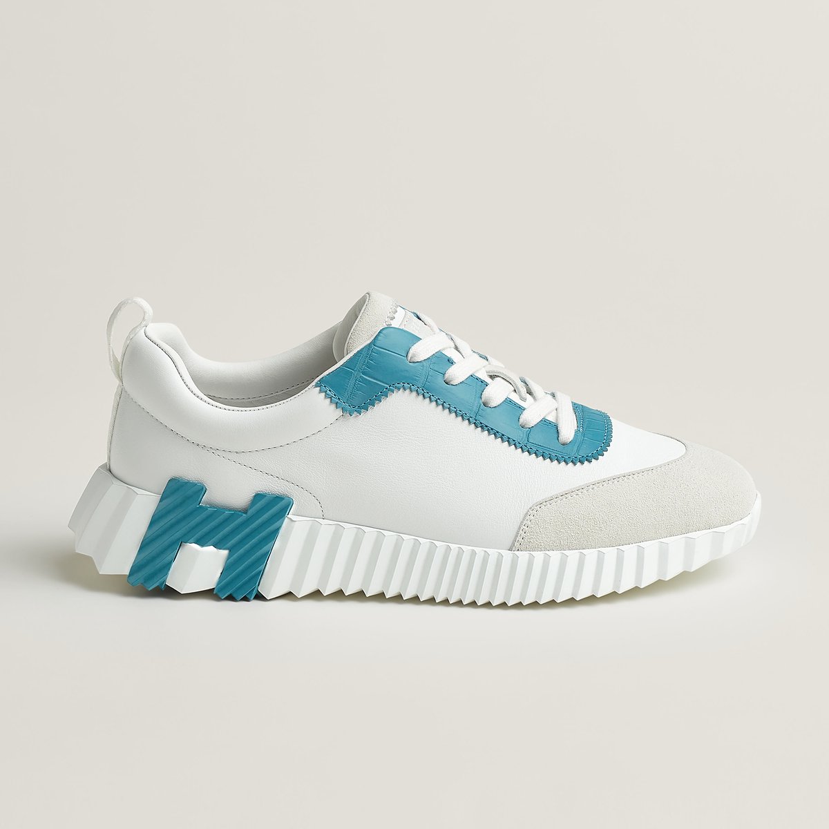 Bouncing sneaker