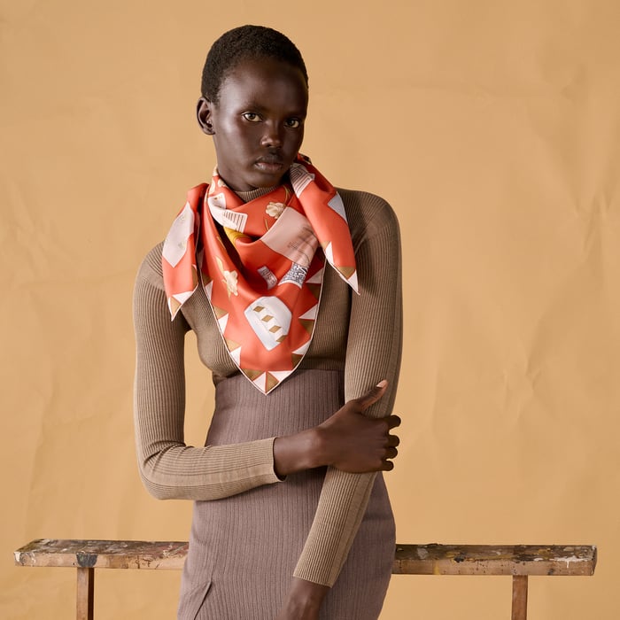 l'Heure Des Gants Scarf 90