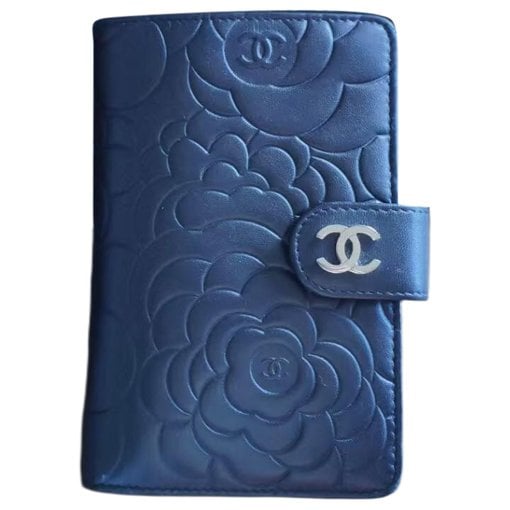 Wallet On Chain Double C leather crossbody bag
